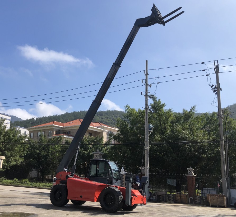  GTF40 Vielseitiger Teleskopstapler für den Materialtransport